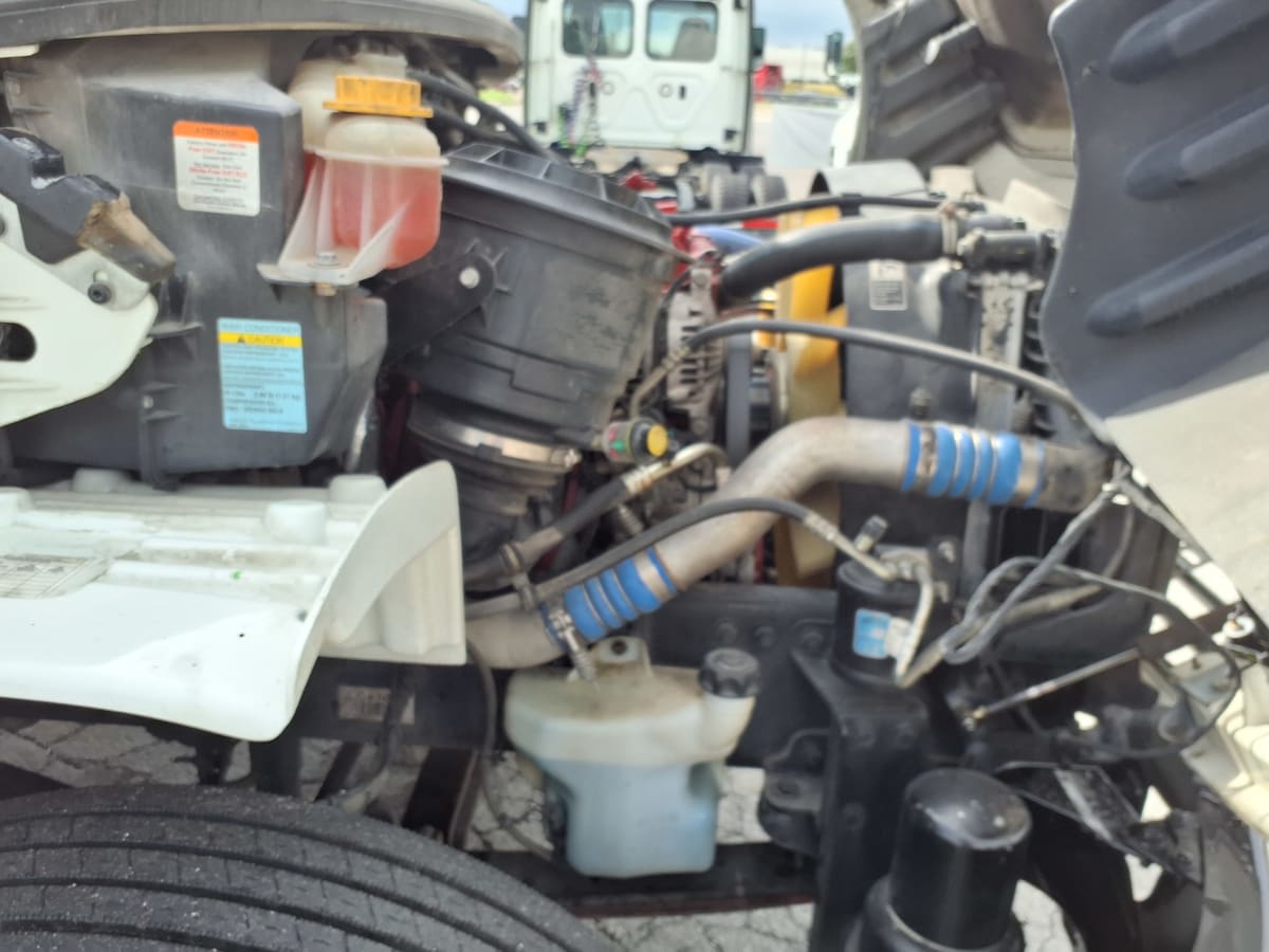 2019 Freightliner M2 106 in Fort Worth, TX — photo 10