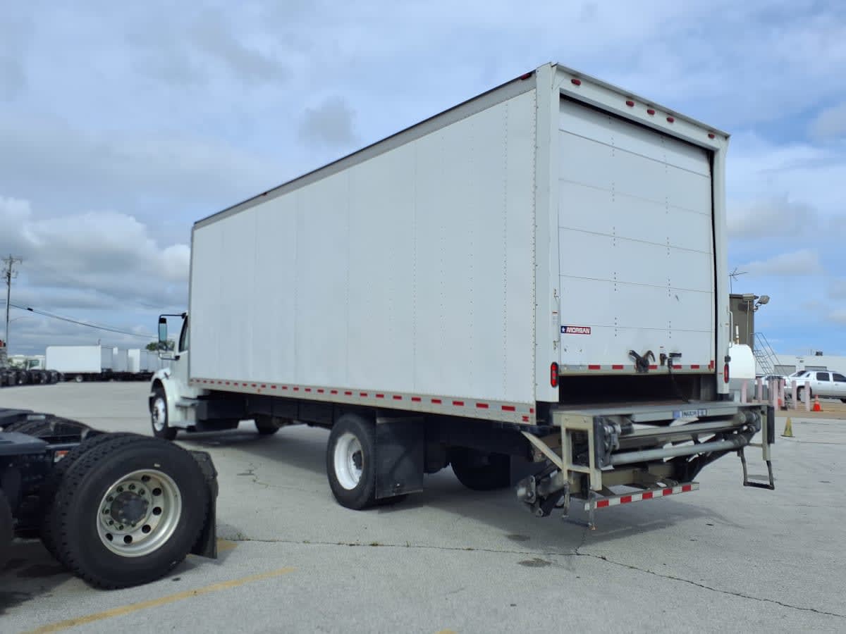 2019 Freightliner M2 106 in Fort Worth, TX — photo 6