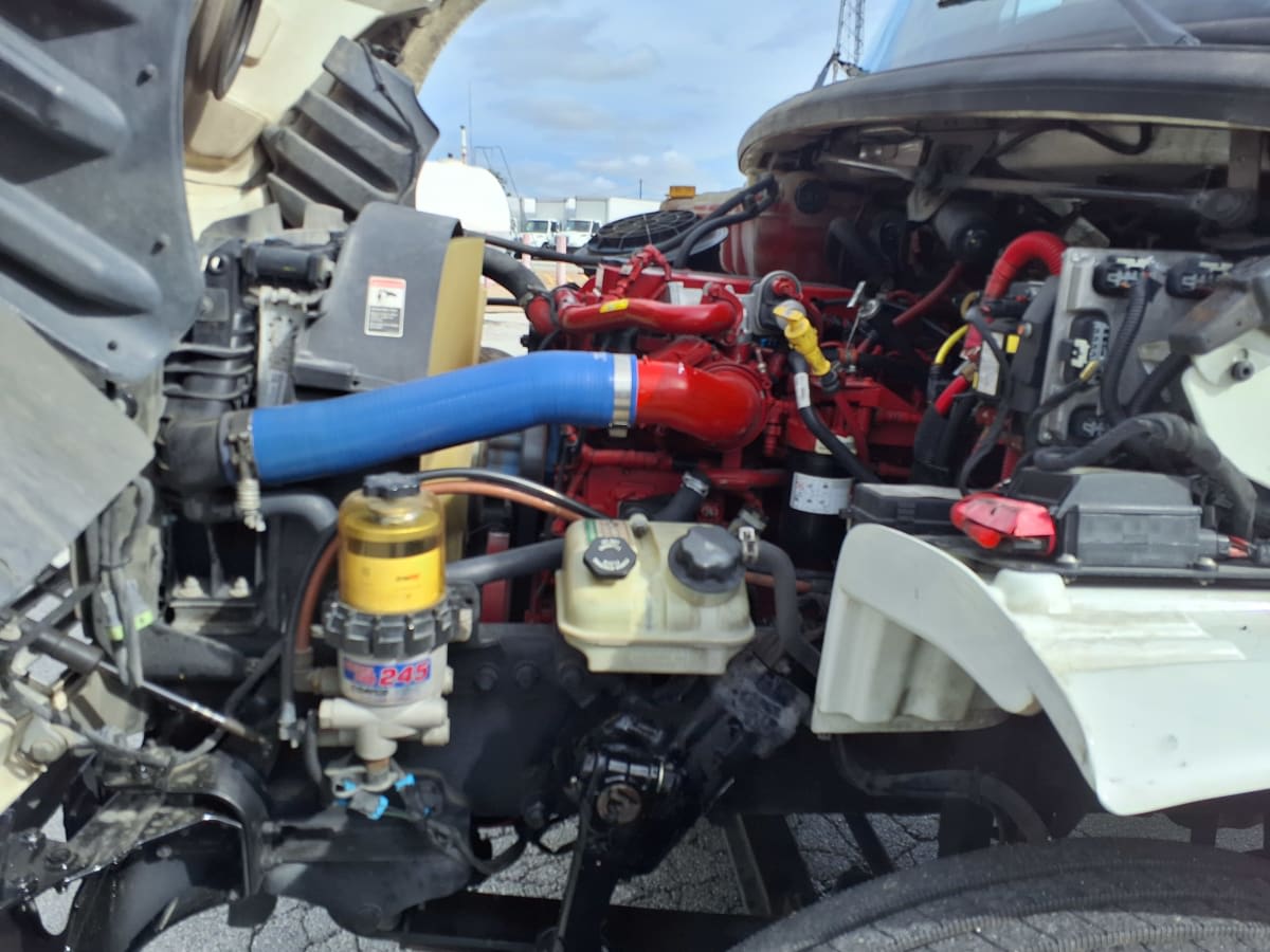 2019 Freightliner M2 106 in Fort Worth, TX — photo 9