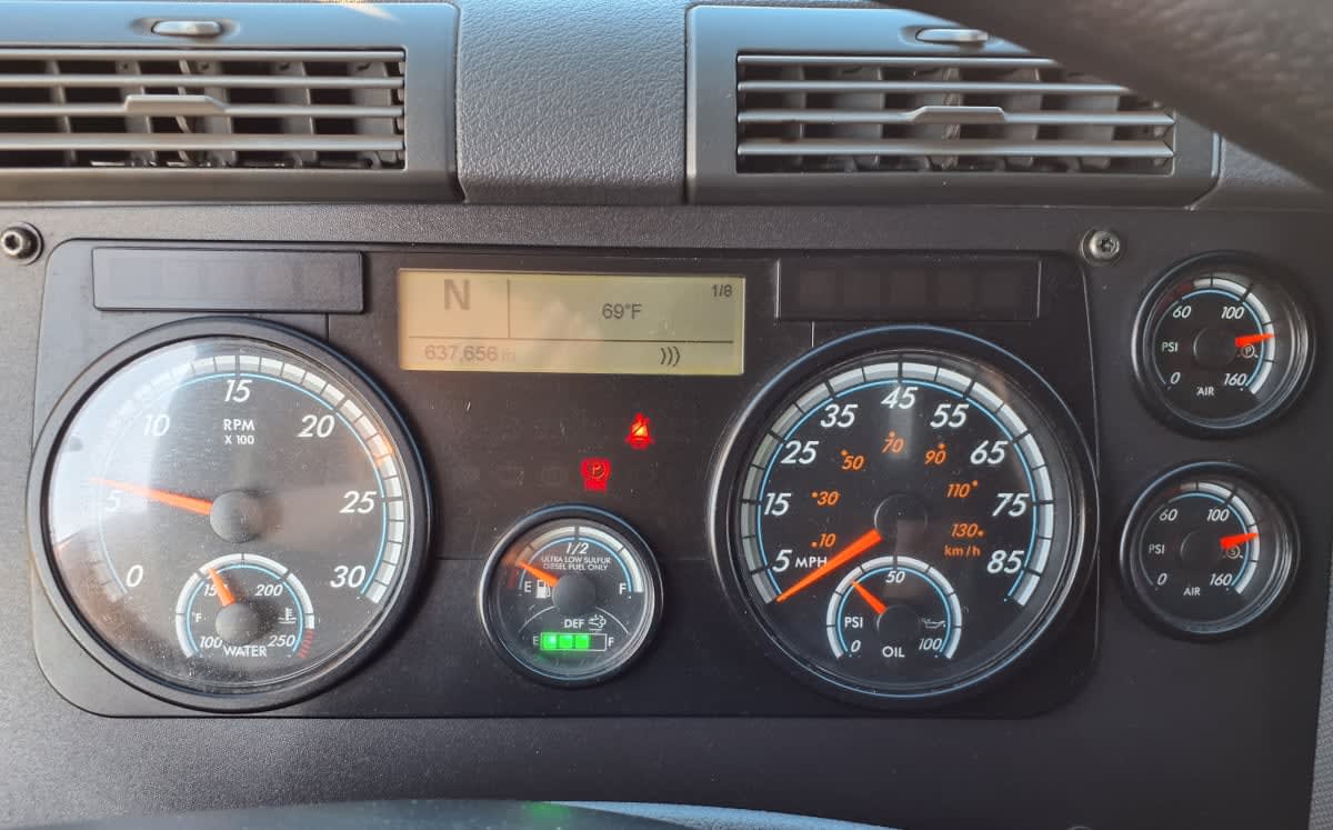 2020 Freightliner Cascadia in Memphis, TN — photo 10