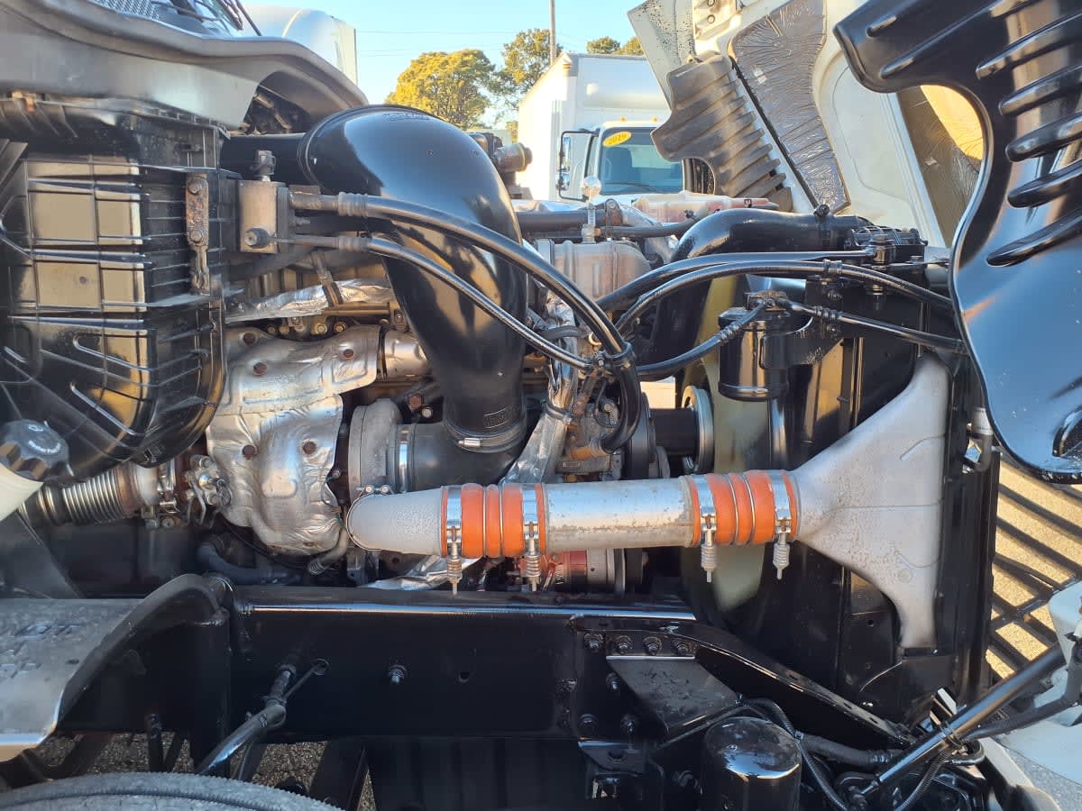 2020 Freightliner Cascadia in Memphis, TN — photo 16