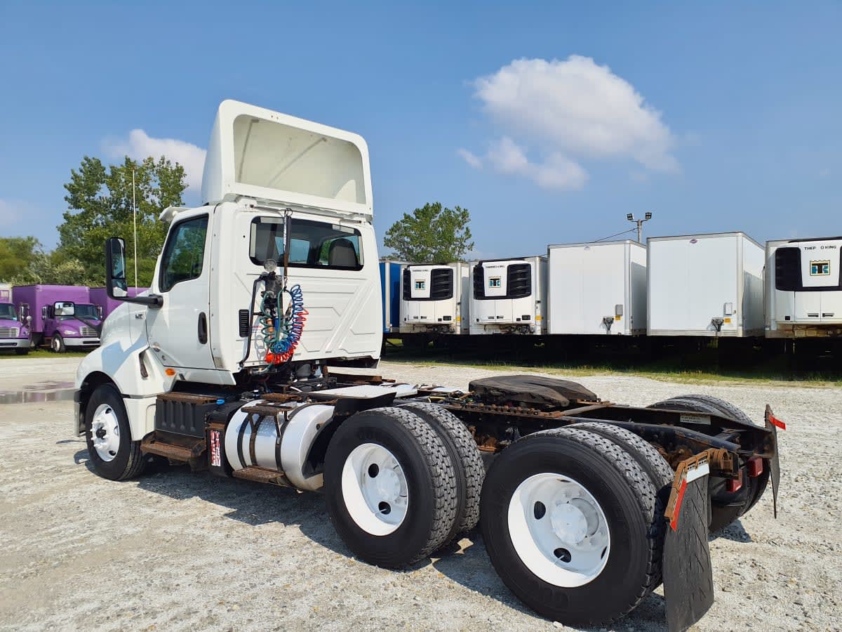 2019 International LT in Bolingbrook, IL — photo 6