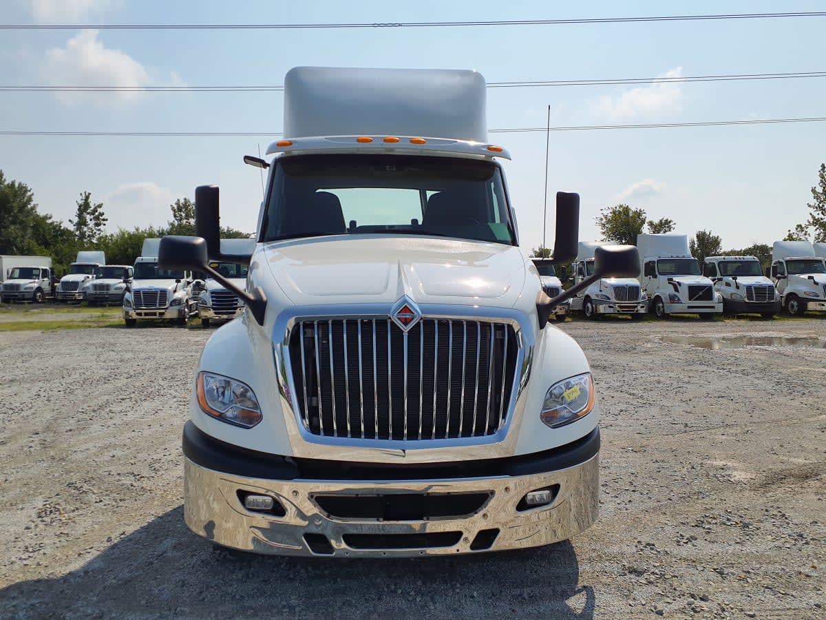 2019 International LT in Bolingbrook, IL — photo 2