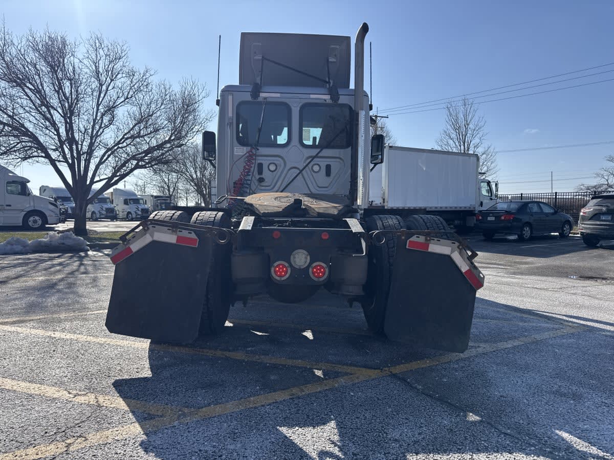 2019 Freightliner Cascadia in Bolingbrook, IL — photo 5