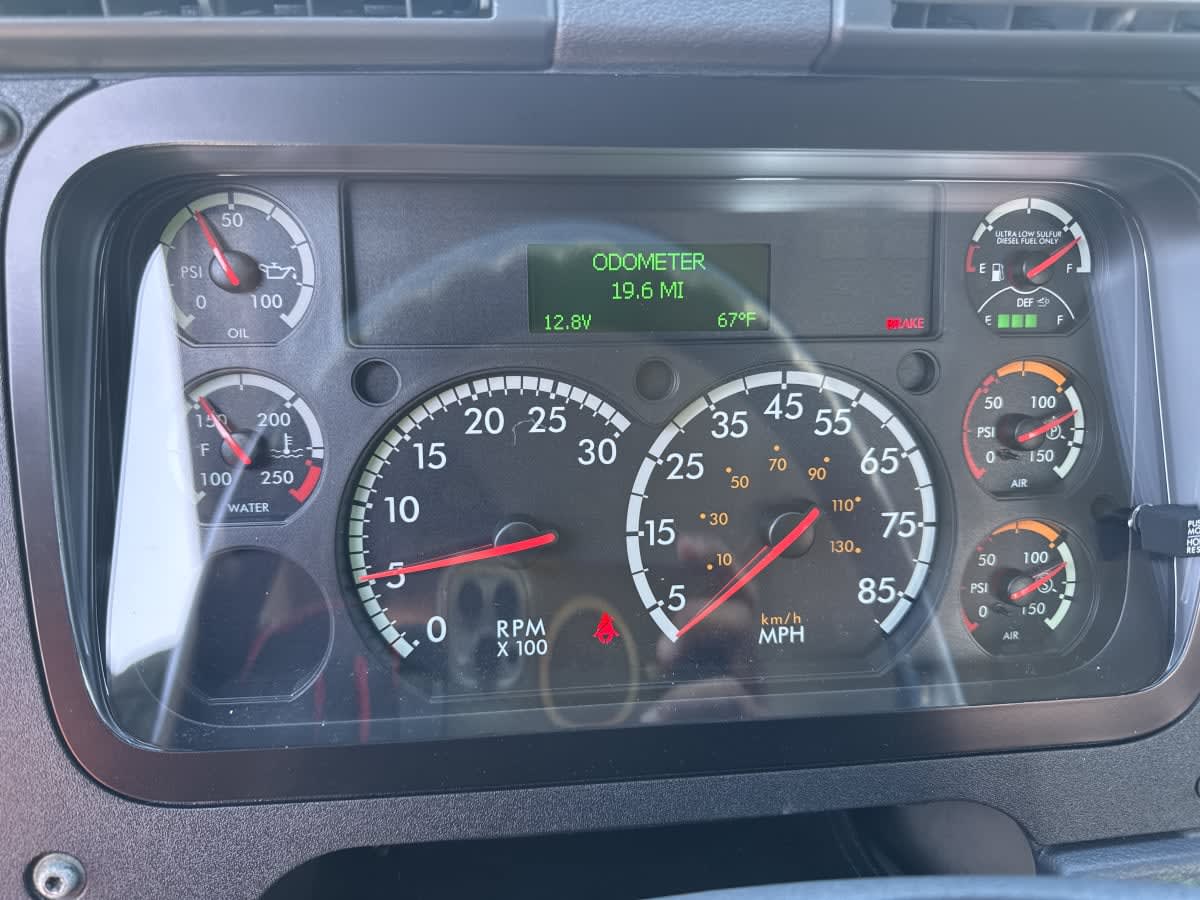 2019 Freightliner Cascadia in Bolingbrook, IL — photo 9