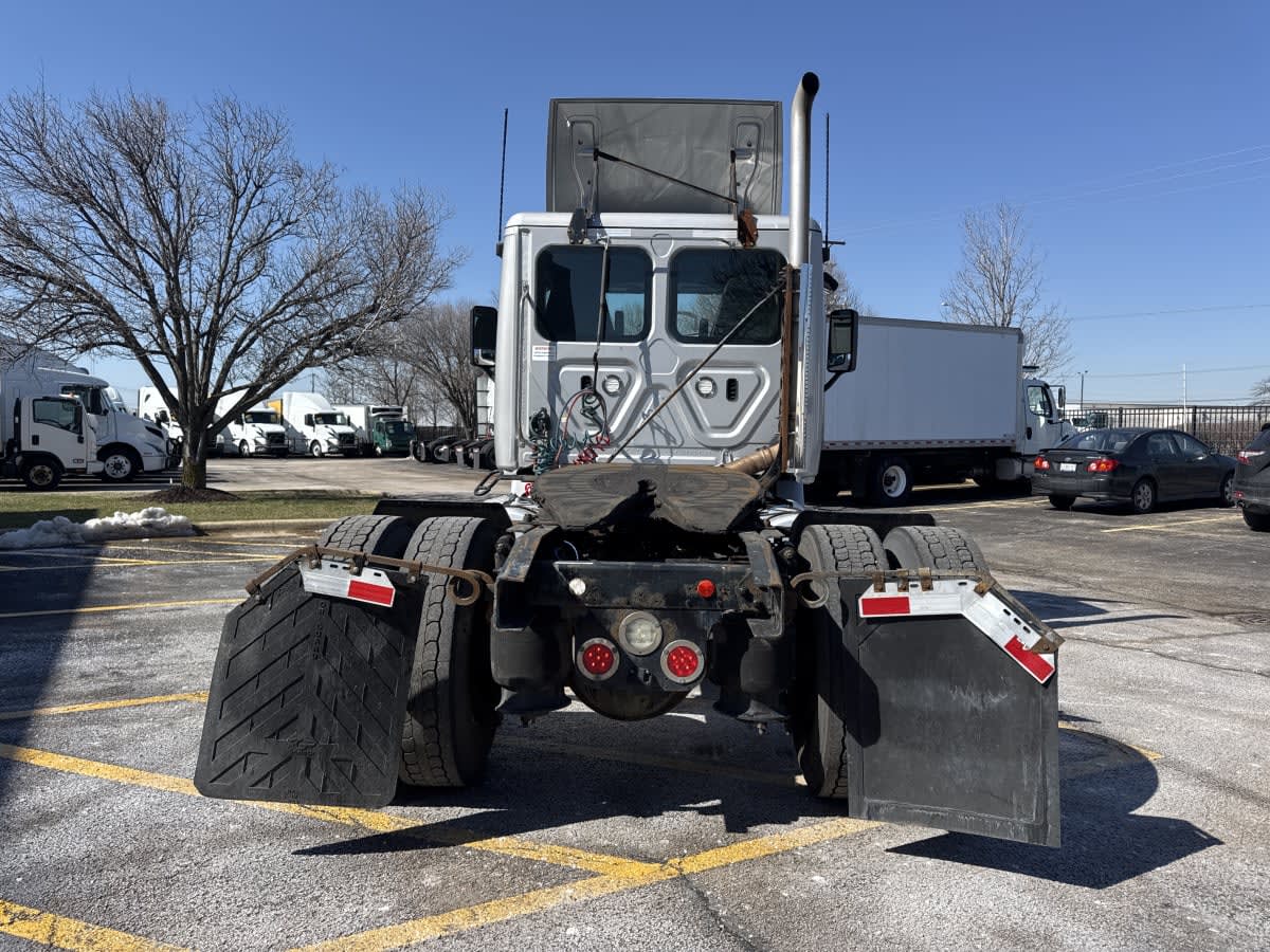 2019 Freightliner Cascadia in Bolingbrook, IL — photo 5
