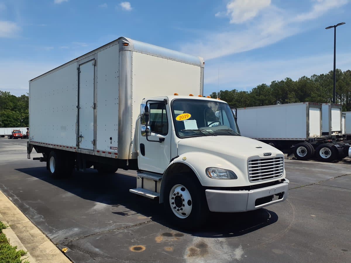 2019 Freightliner M2 106