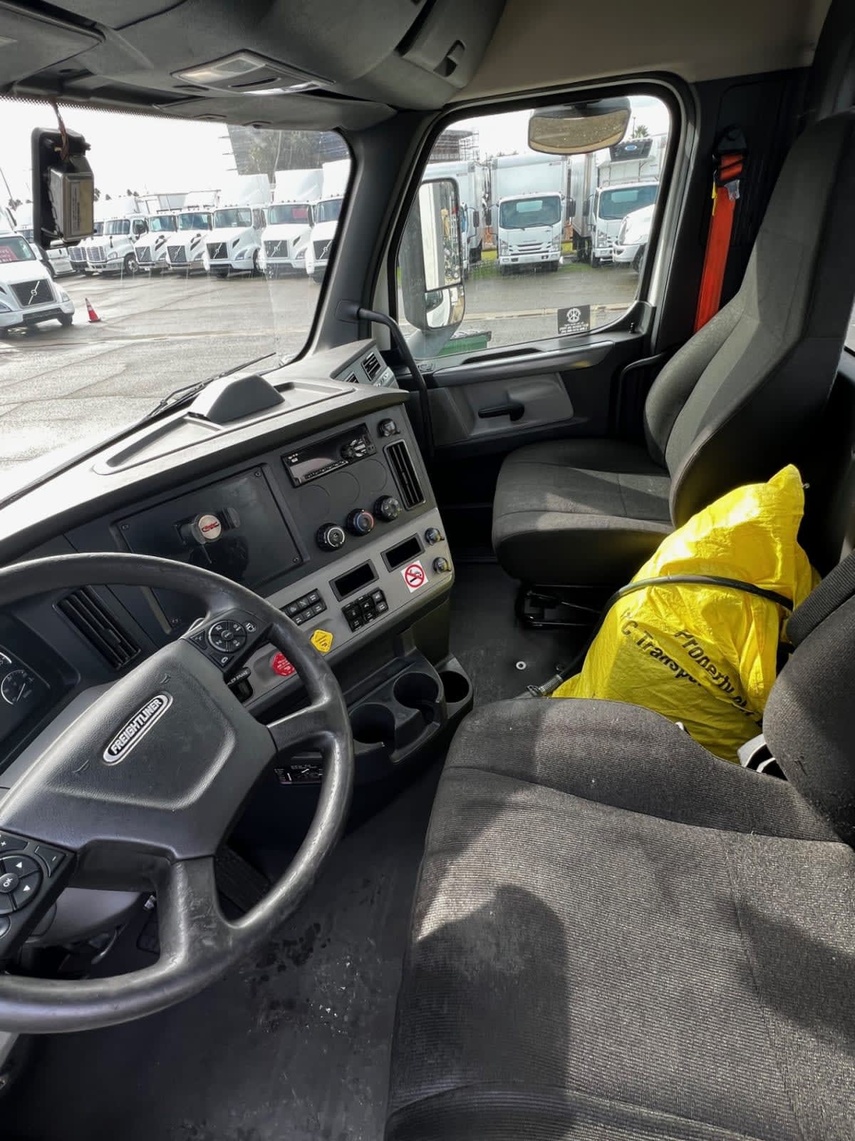 2019 Freightliner Cascadia in West Sacramento, CA — photo 7