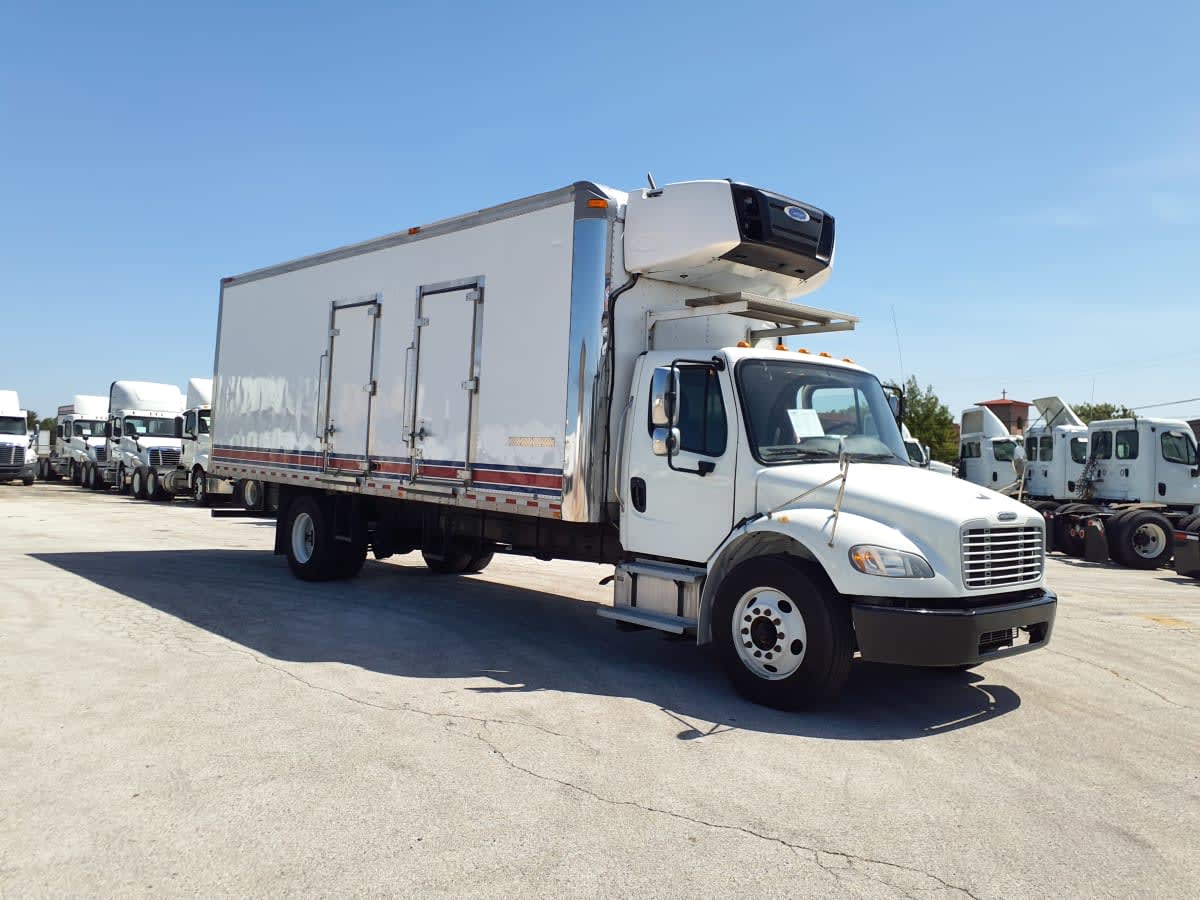 2019 Freightliner M2 106 in Fort Worth, TX — photo 3