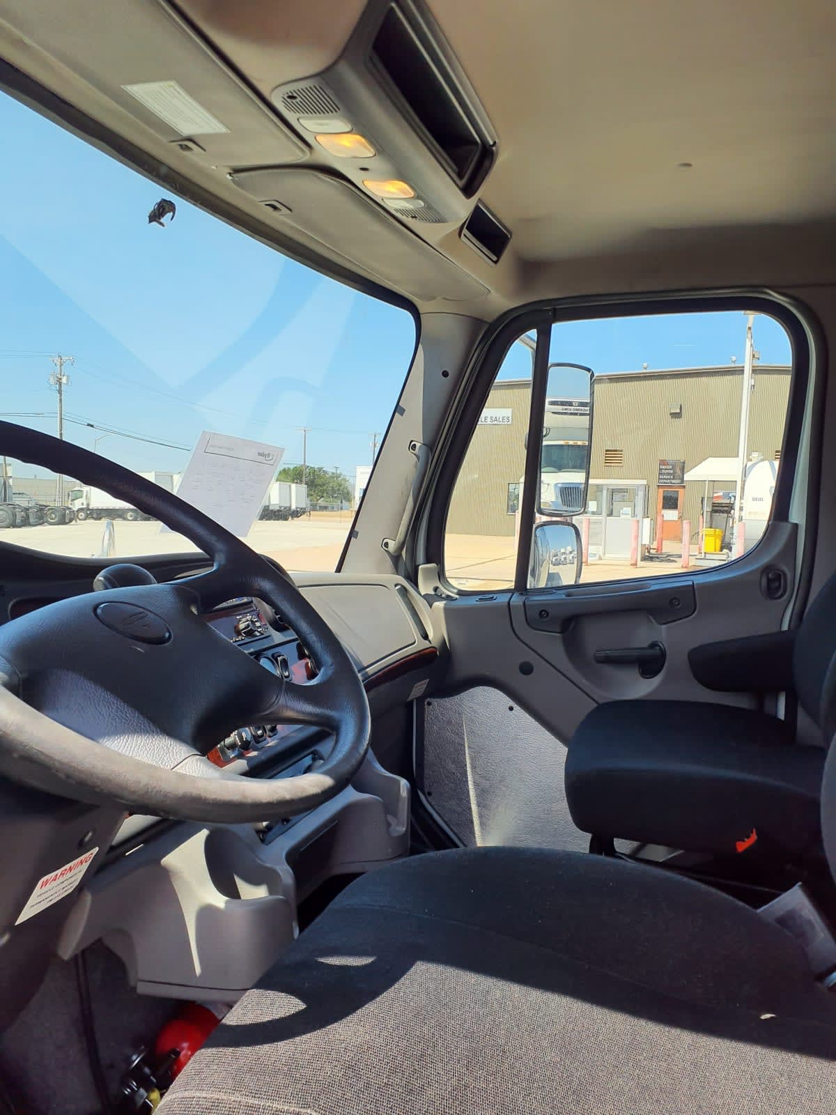 2019 Freightliner M2 106 in Fort Worth, TX — photo 8