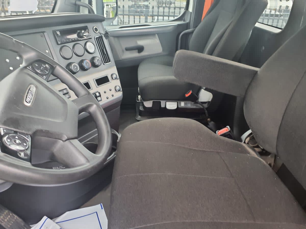 2020 Freightliner Cascadia in Atlanta, GA — photo 7