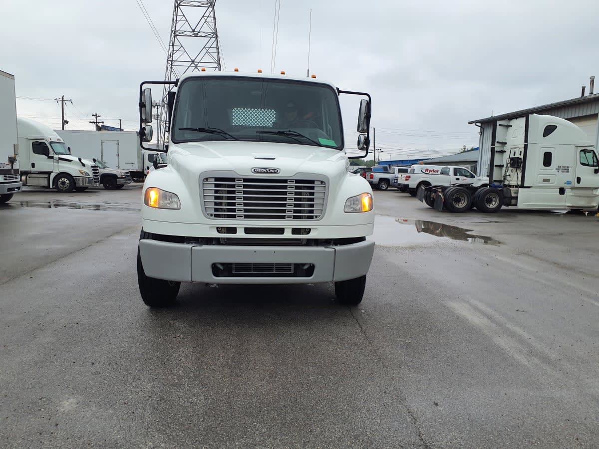 2019 Freightliner M2 106 in Indianapolis, IN — photo 2