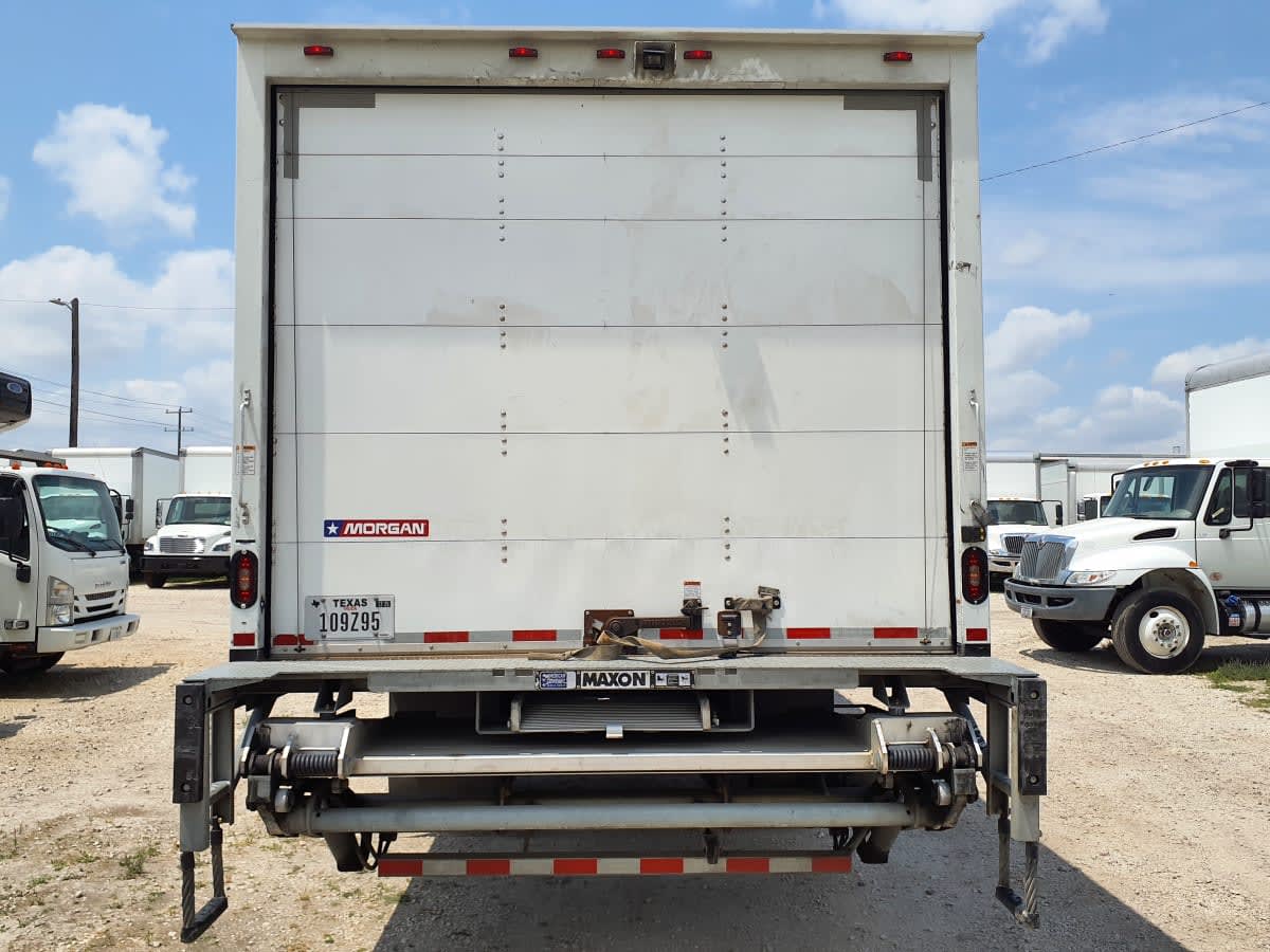 2019 Isuzu FTR in Converse, TX — photo 5