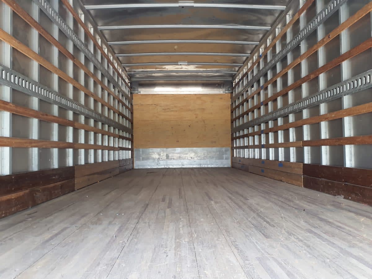 2019 Isuzu FTR in Converse, TX — photo 8