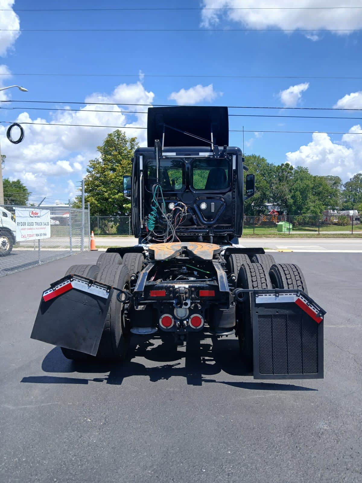 2020 Freightliner Cascadia in Jacksonville, FL — photo 5