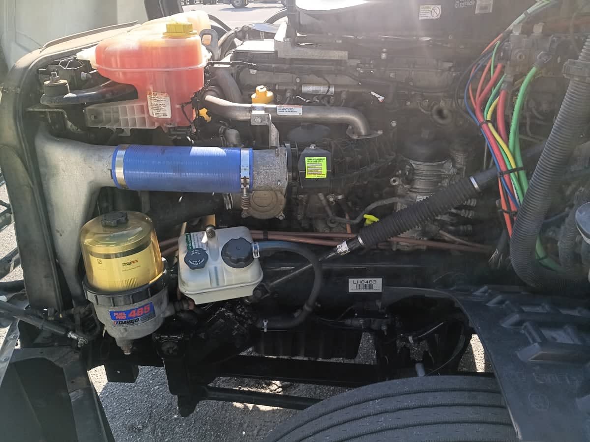 2020 Freightliner Cascadia in Jacksonville, FL — photo 9