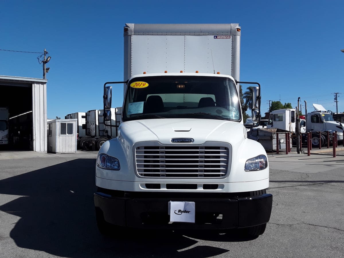 2019 Freightliner M2 106 in Montebello, CA — photo 2