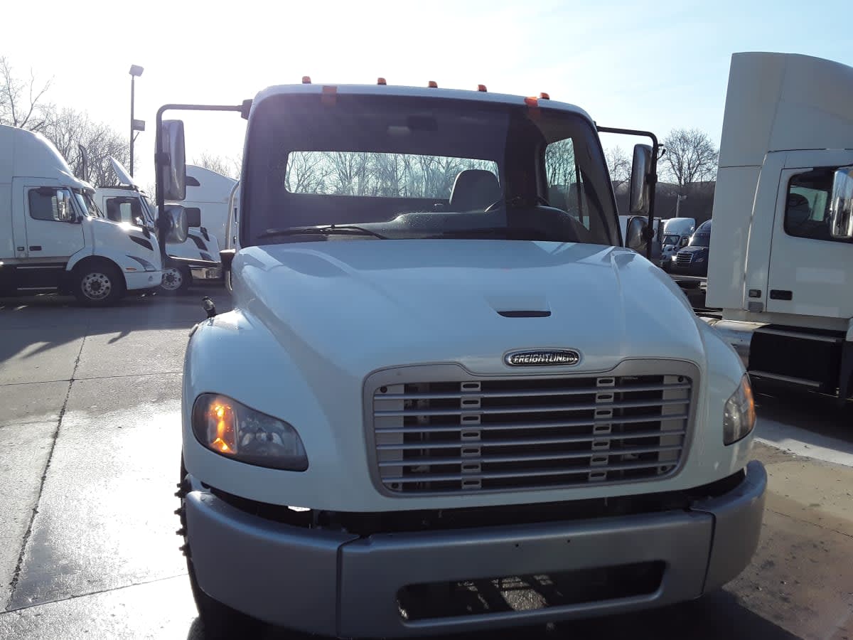 2020 Freightliner M2 106 in Kansas City, MO — photo 2