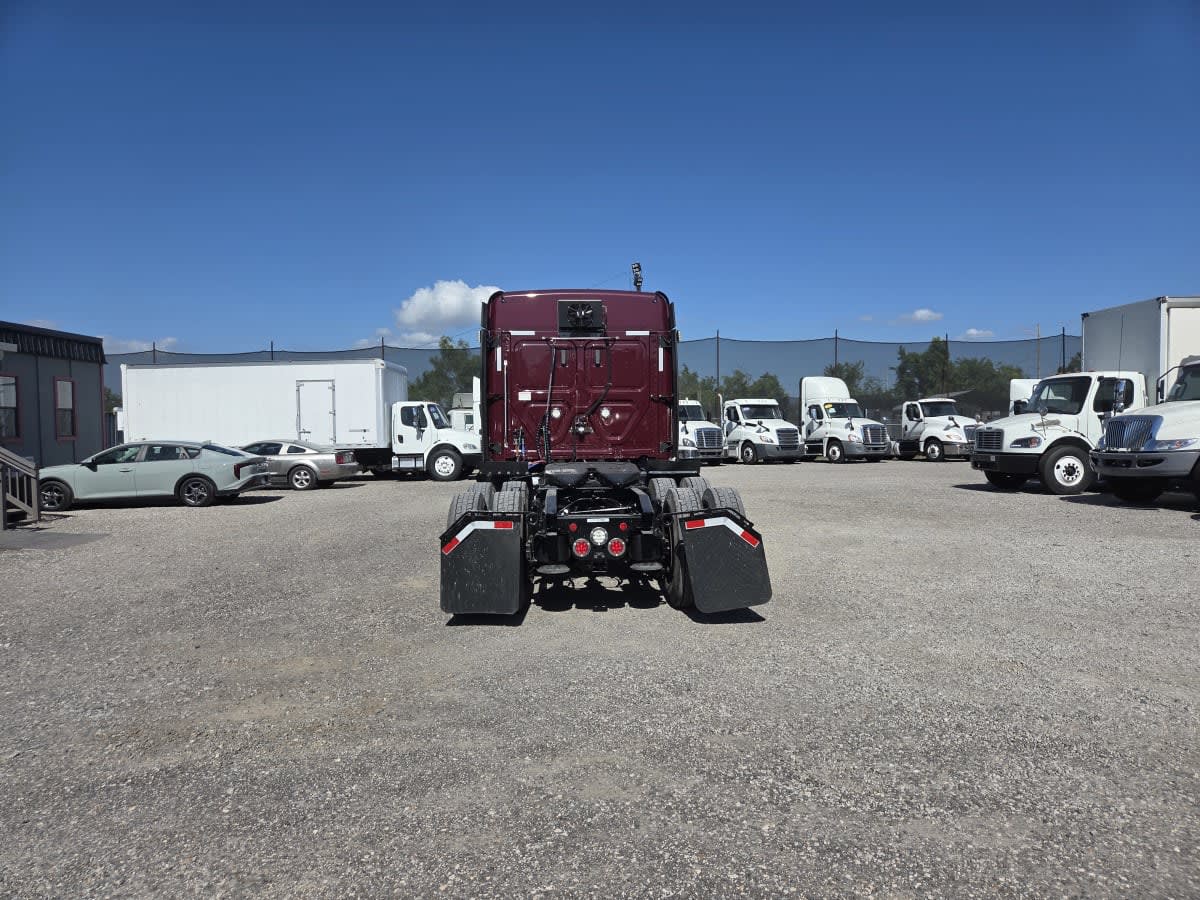 2020 Freightliner Cascadia in St. Rose, LA — photo 5
