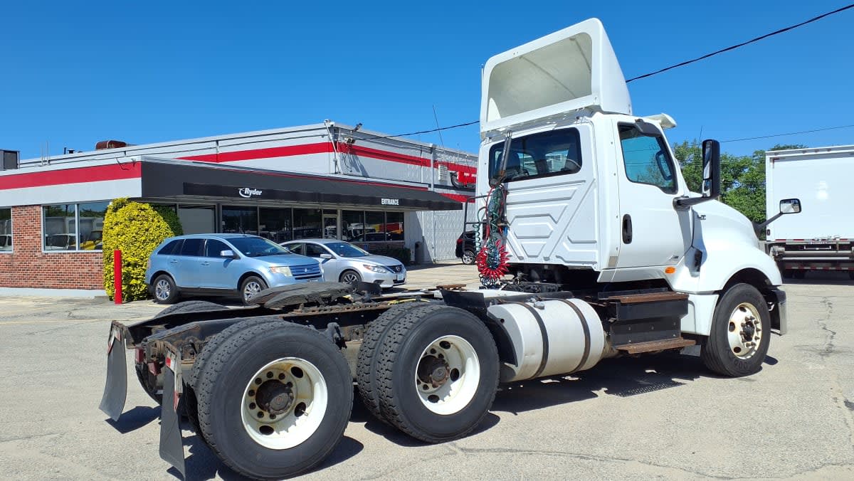 2019 International LT in Warwick, RI — photo 4