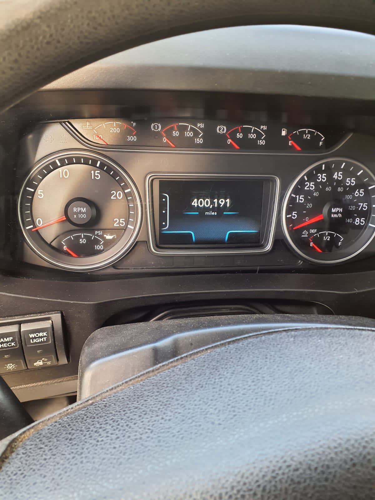 2019 International LT in Bolingbrook, IL — photo 10