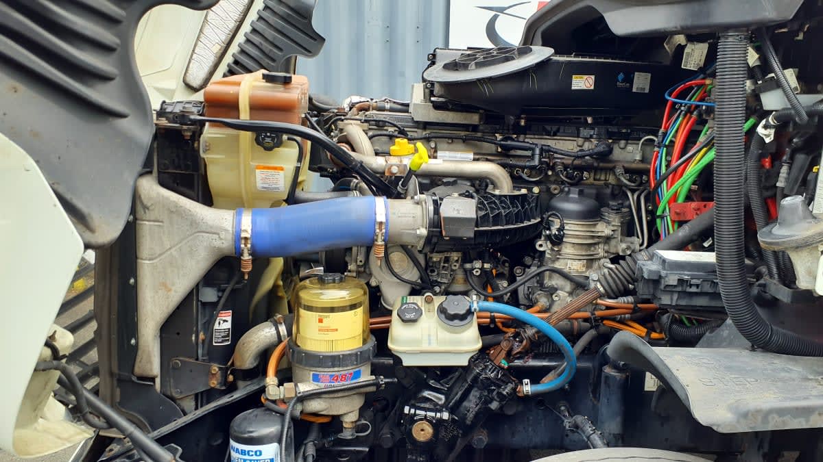 2020 Freightliner Cascadia in Springfield, MA — photo 8
