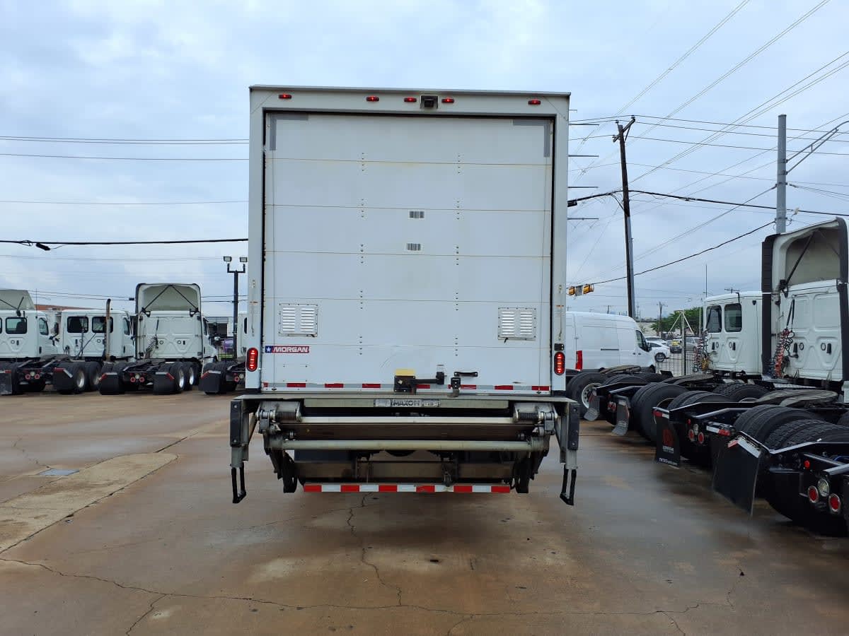 2019 Freightliner M2 106 in Dallas, TX — photo 5