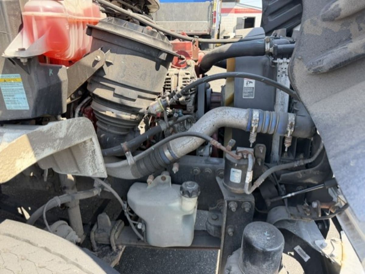 2019 Freightliner M2 106 in Farmingdale, NY — photo 11