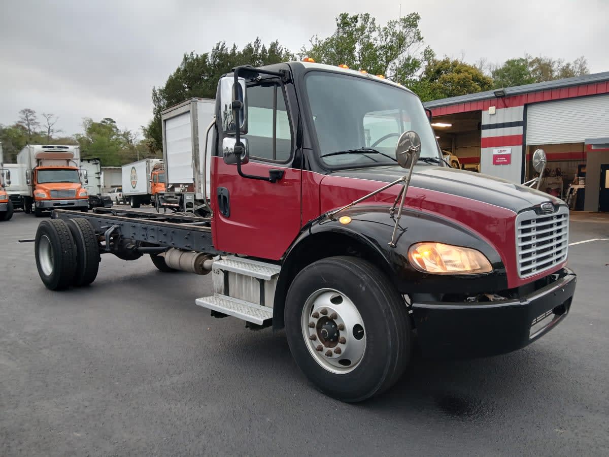 2019 Freightliner M2 106 in Jacksonville, FL — photo 3