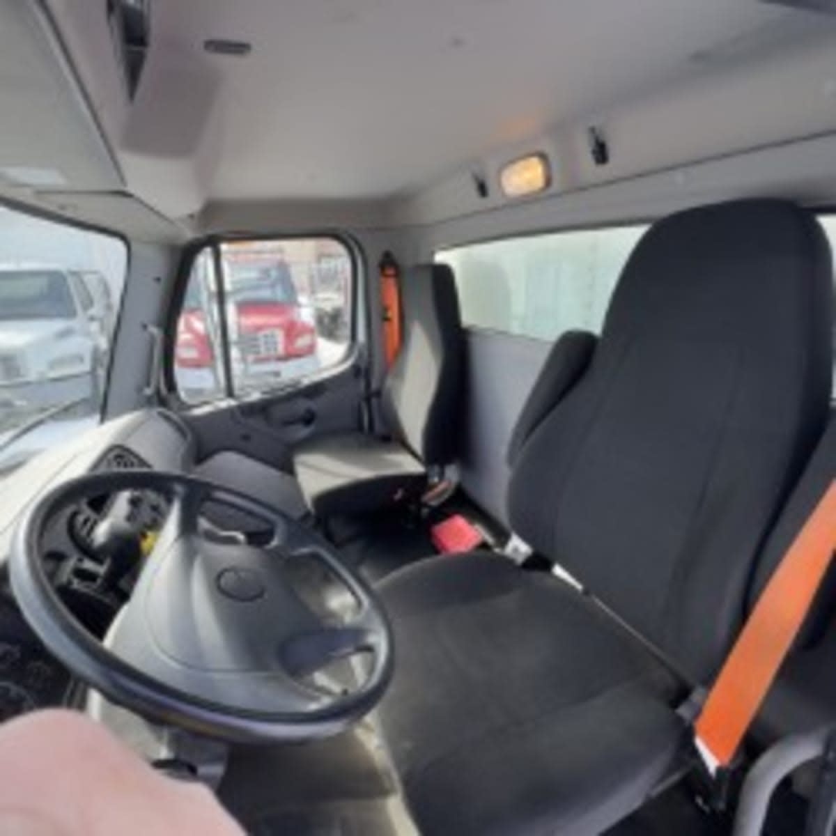2019 Freightliner M2 106 in Syracuse, NY — photo 7