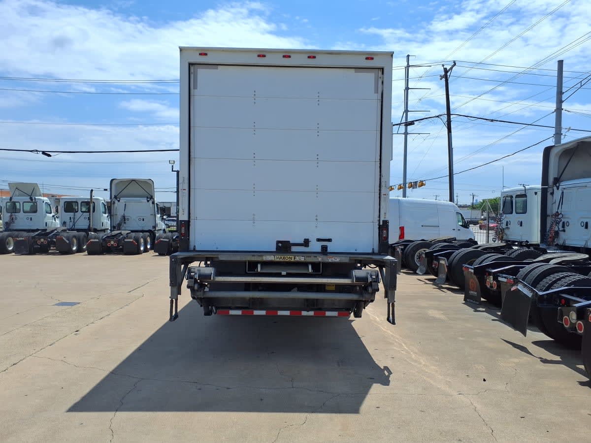 2019 Freightliner M2 106 in Dallas, TX — photo 5