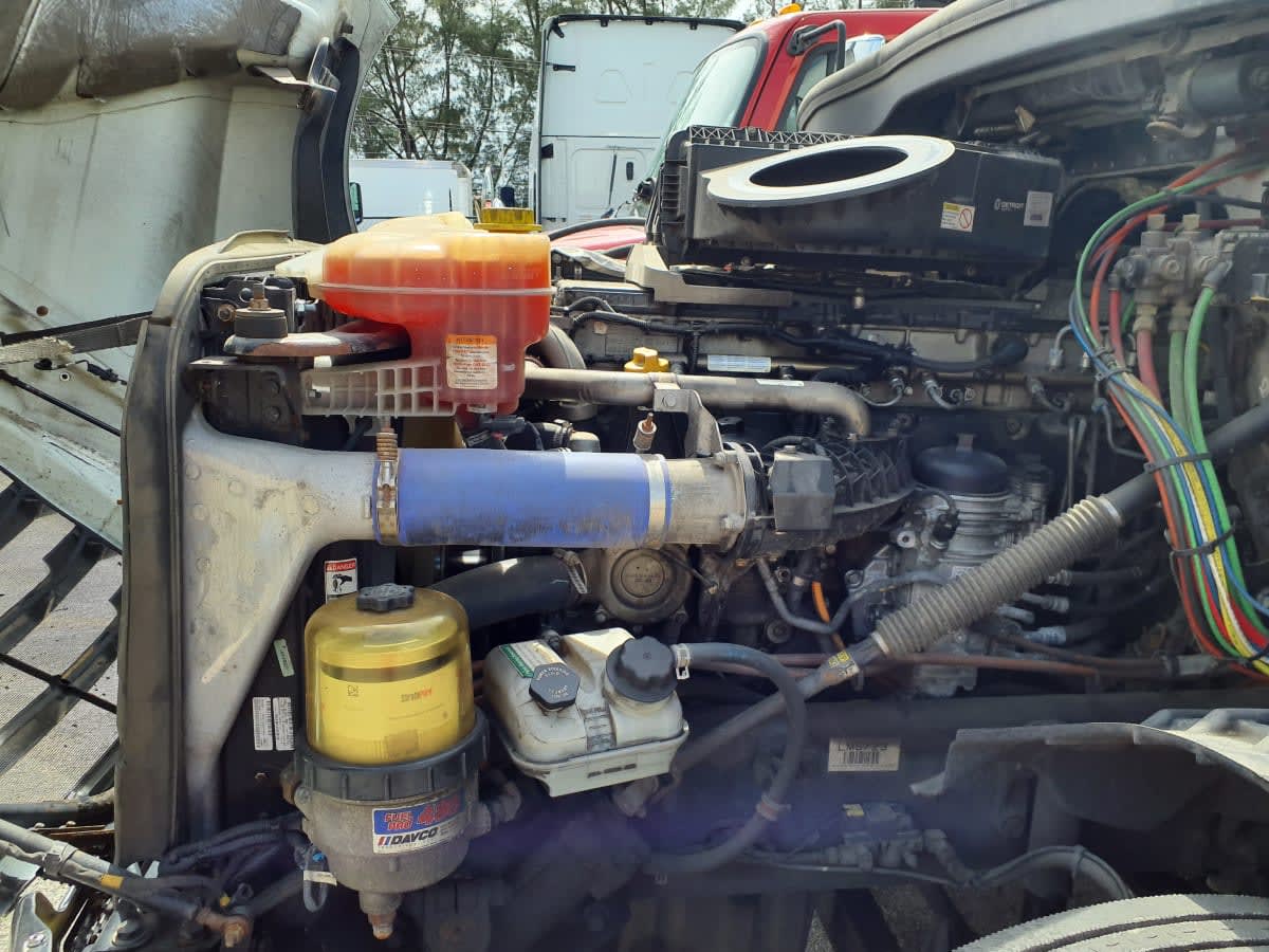 2020 Freightliner Cascadia in Miami, FL — photo 9