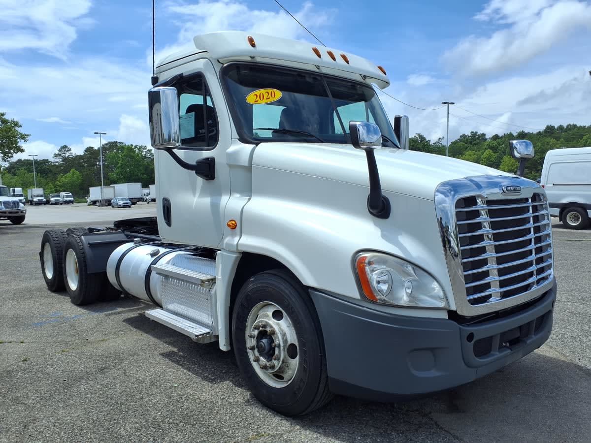 2020 Freightliner Cascadia in Knoxville, TN — photo 3