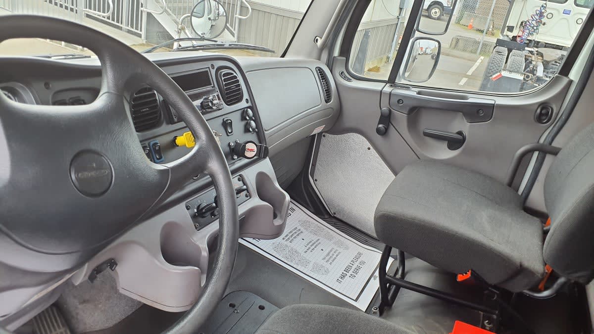 2019 Freightliner M2 106 in Tacoma, WA — photo 7