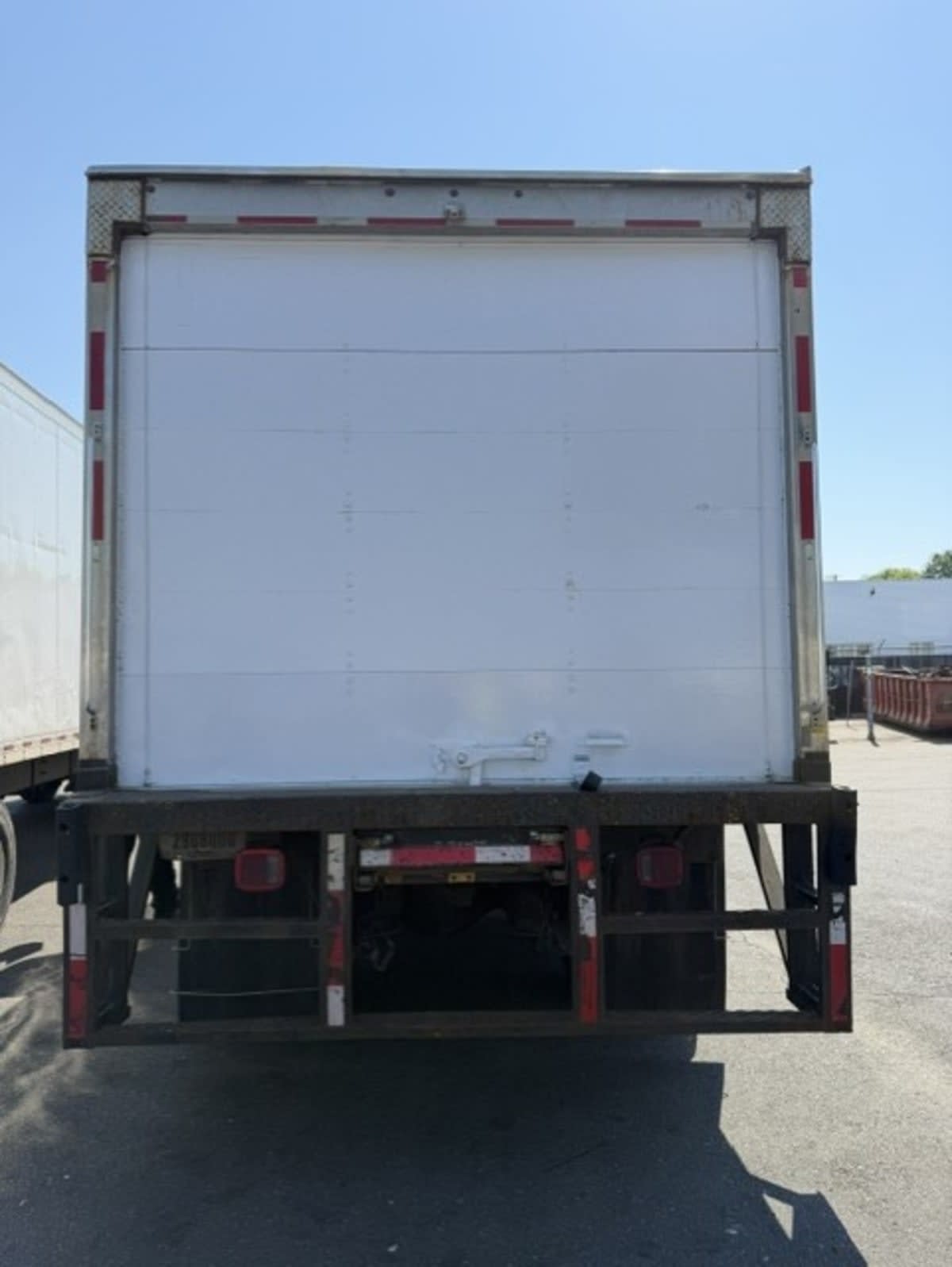 2019 Freightliner M2 106 in Farmingdale, NY — photo 5