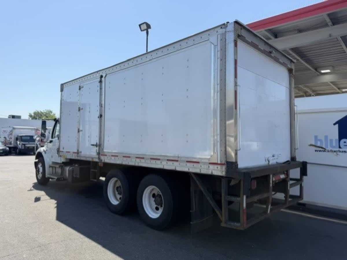 2019 Freightliner M2 106 in Farmingdale, NY — photo 6