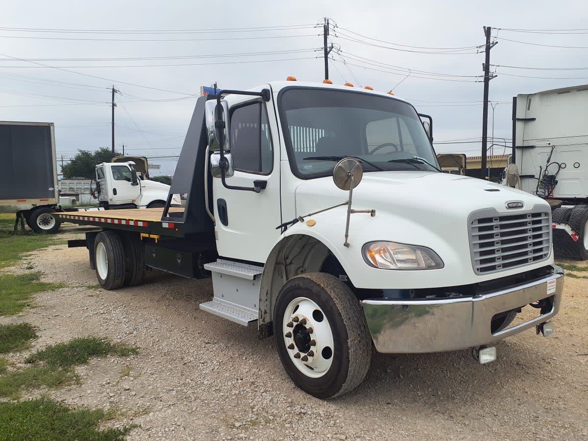 2020 Freightliner M2 106