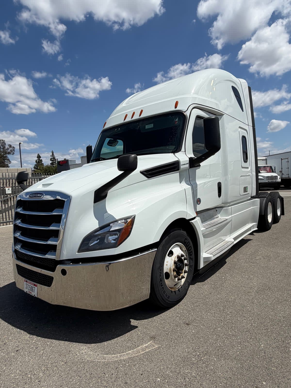 2020 Freightliner Cascadia in Fontana, CA — photo 3