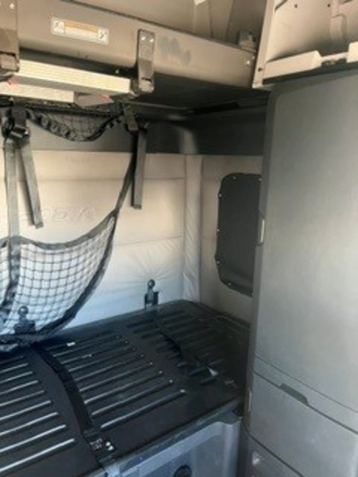 2019 Freightliner Cascadia in Newark, NJ — photo 10
