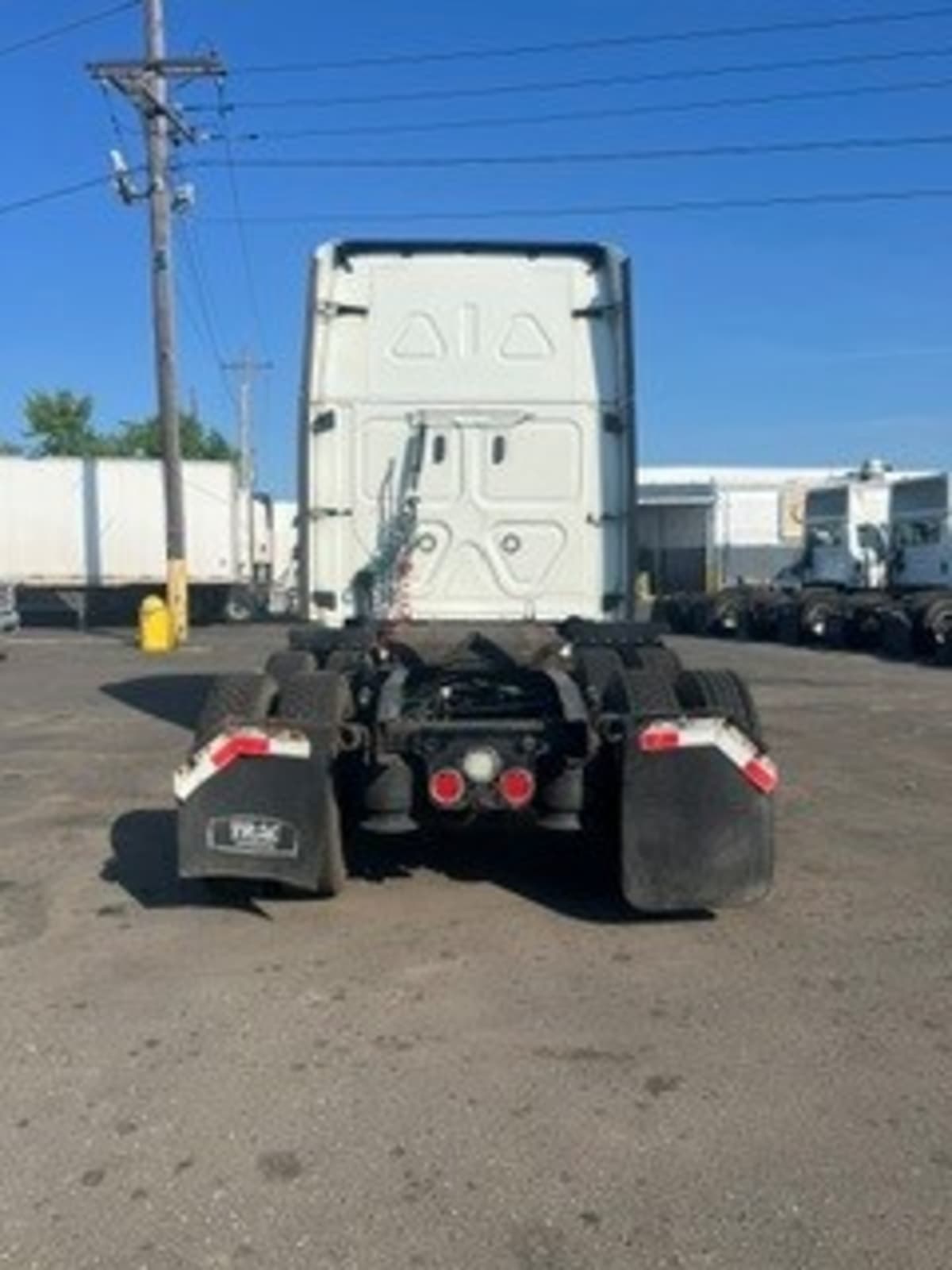 2019 Freightliner Cascadia in Newark, NJ — photo 8