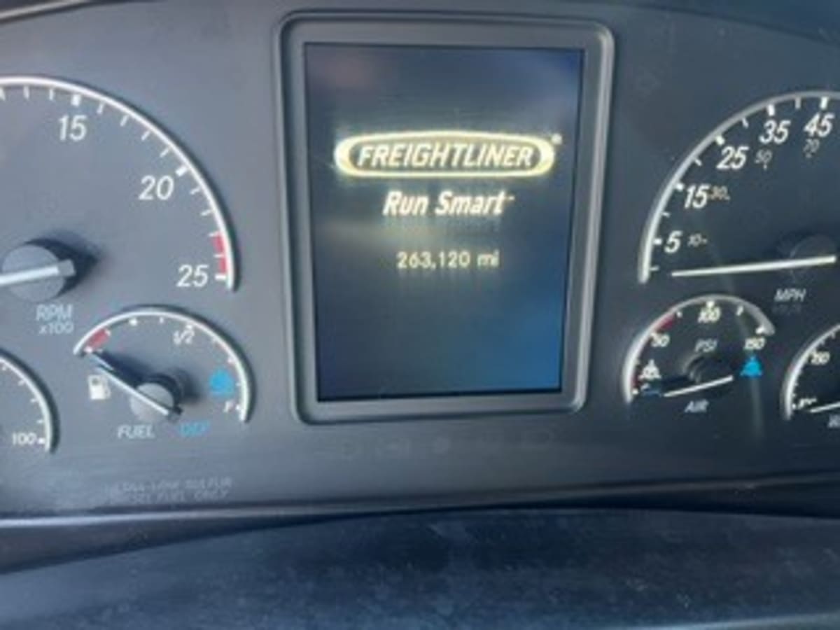 2019 Freightliner Cascadia in Newark, NJ — photo 9