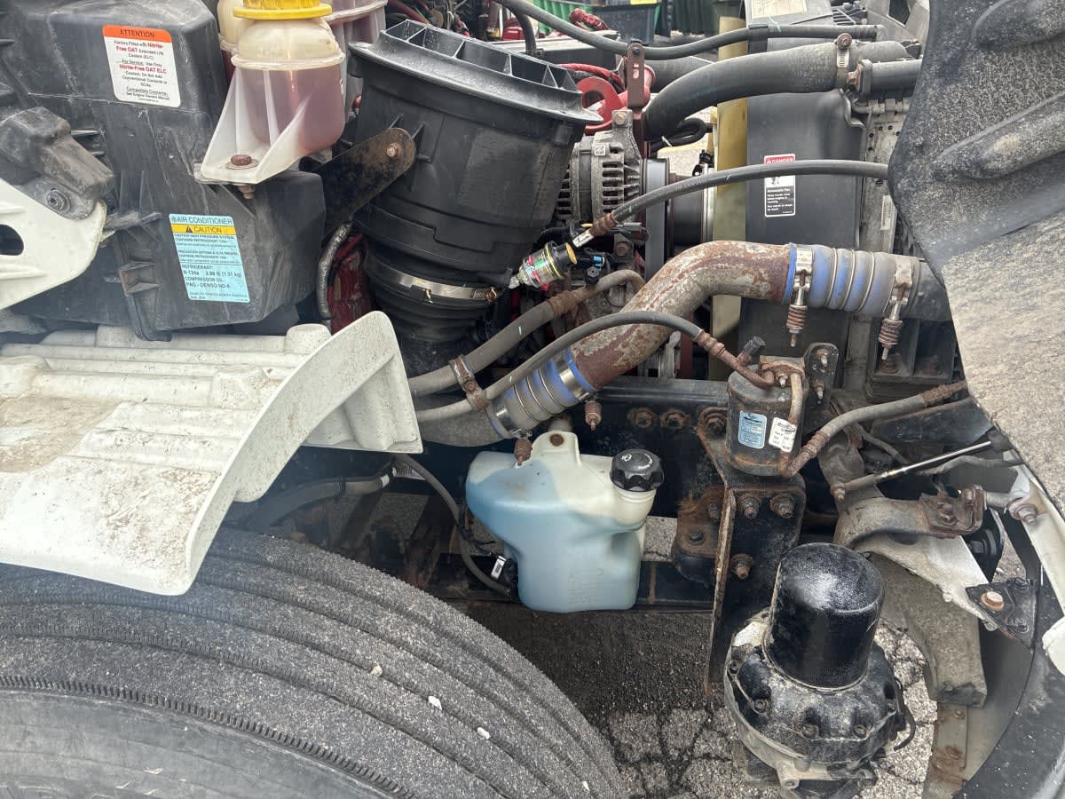 2019 Freightliner M2 106 in Syracuse, NY — photo 12