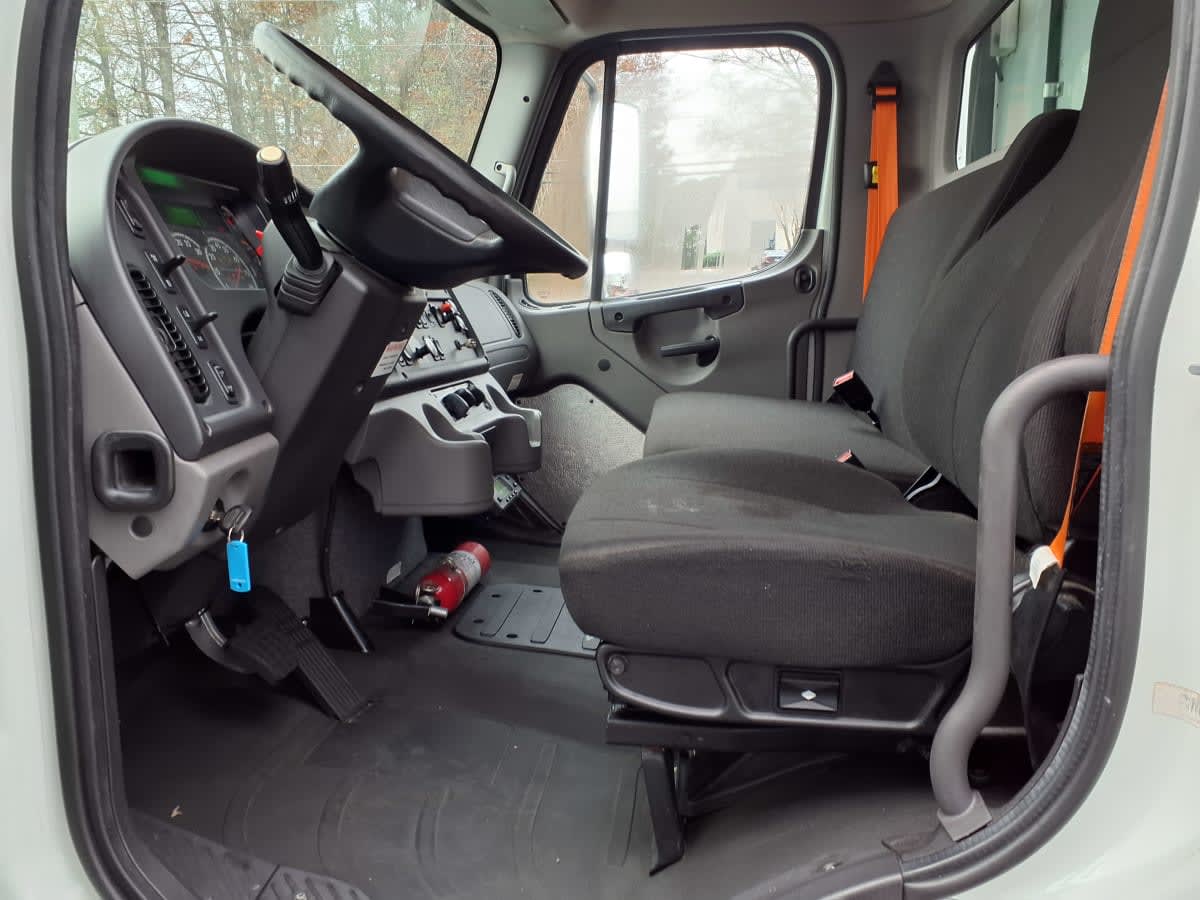 2019 Freightliner M2 106 in Doraville, GA — photo 8