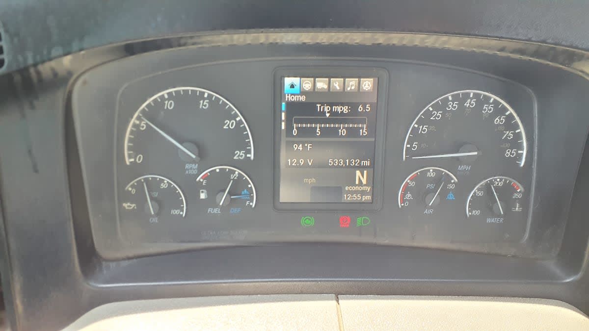 2020 Freightliner Cascadia in Springfield, MA — photo 9