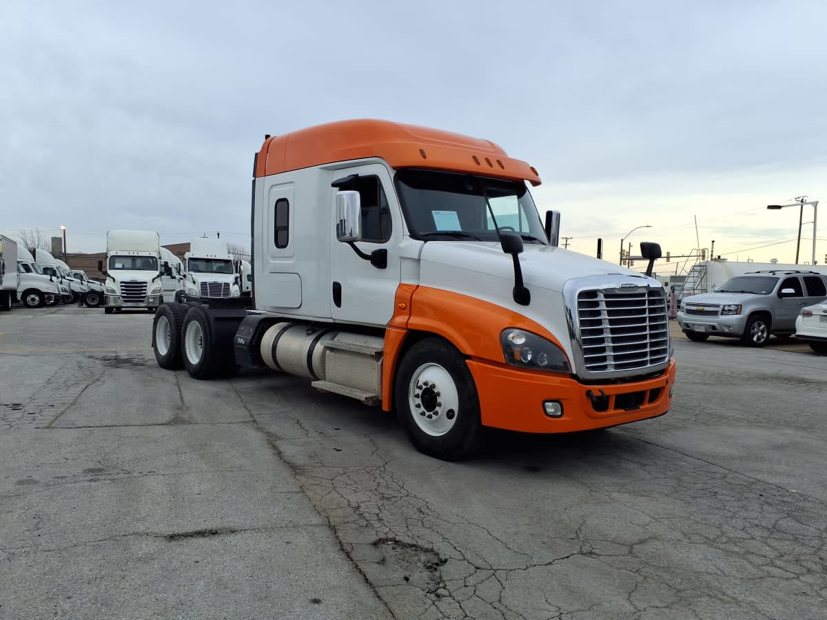 2020 Freightliner Cascadia in Fort Worth, TX — photo 3