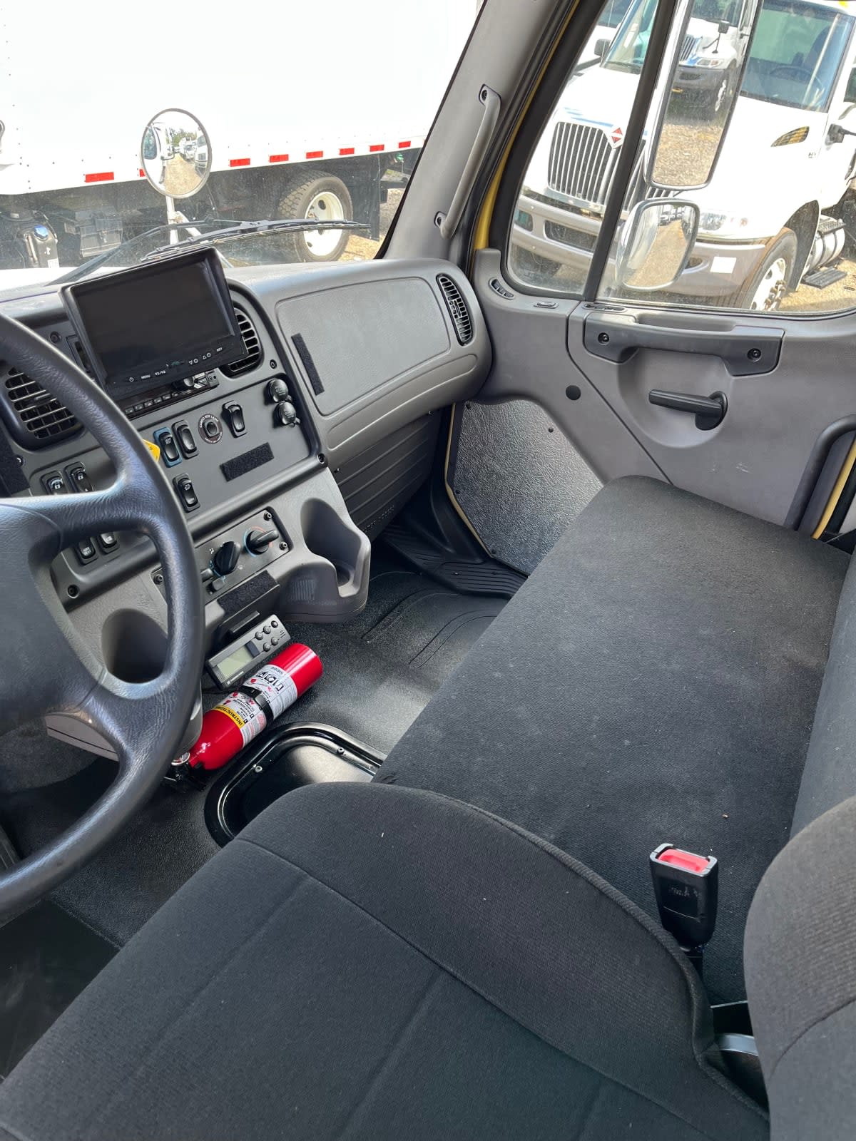 2020 Freightliner M2 106 in Ashland, VA — photo 8