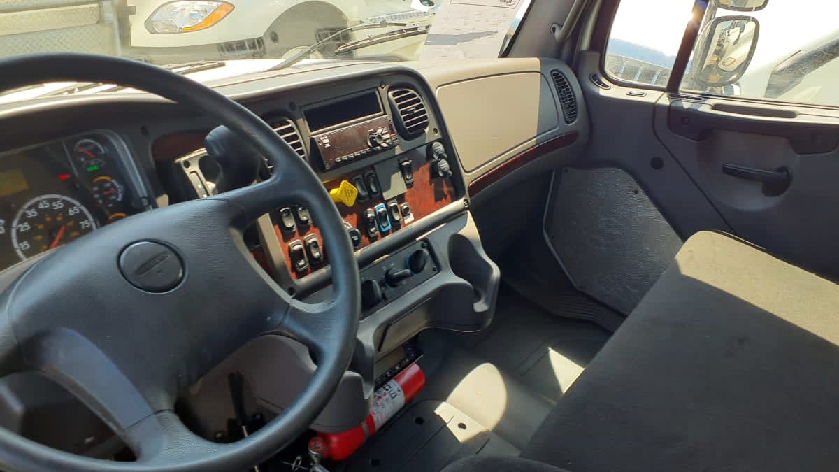 2019 Freightliner M2 106 in Bolingbrook, IL — photo 8