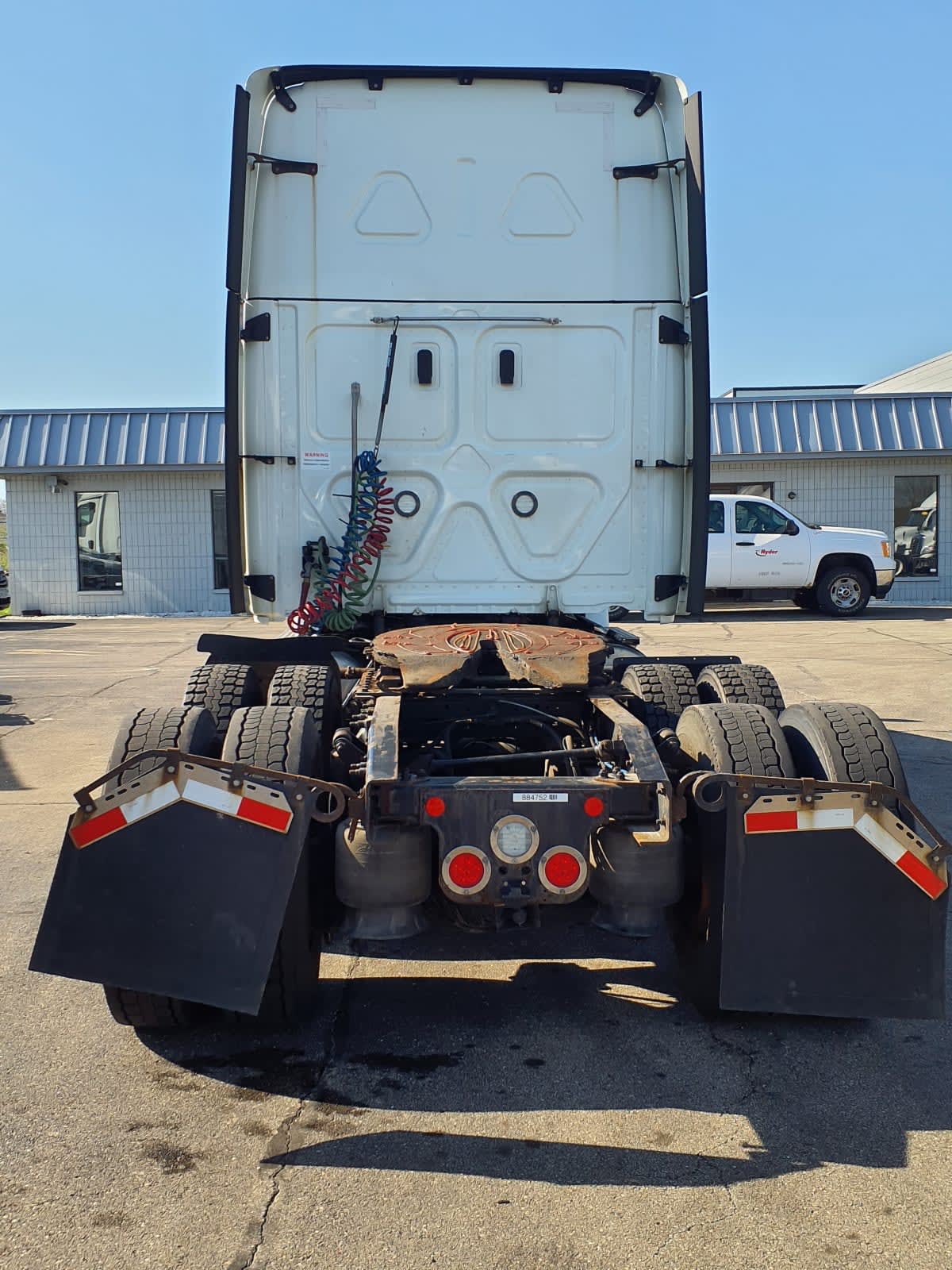 2020 Freightliner Cascadia in Oak Creek, WI — photo 5
