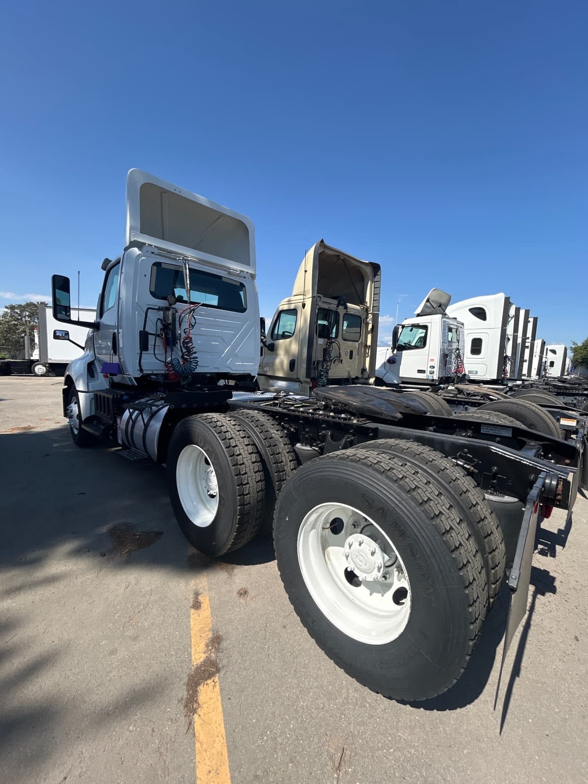 2019 International LT in Pomona, CA — photo 6