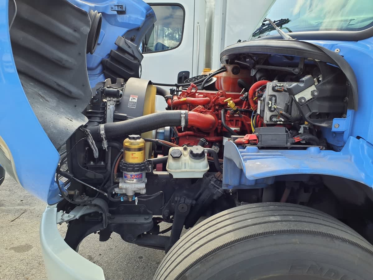 2019 Freightliner M2 106 in Miami, FL — photo 9